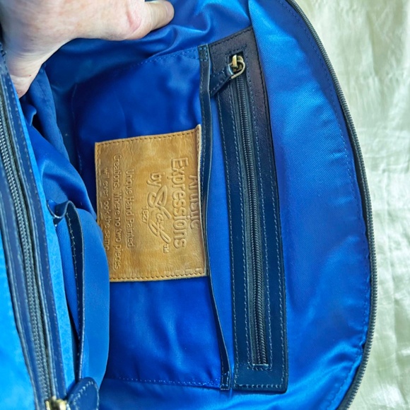 SATCHEL, LEATHER HANDPAINTED MULTICOLOUR PARROTS, TOP DOUBLE ZIP CLOSURE, REMOVA - Picture 3 of 14